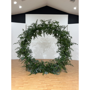 White Metal Round Arch FOR RENT
